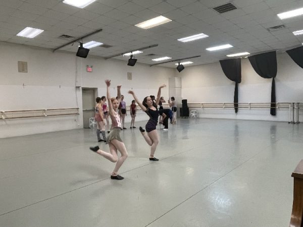 Infinity Ballet Summer Camp 2 Dancers Practicing 1
